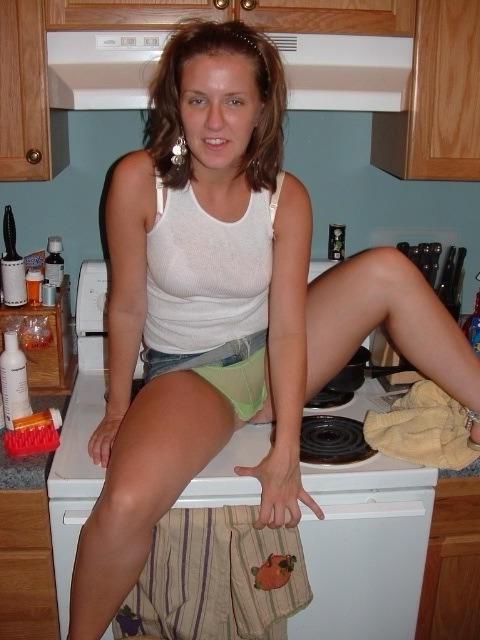 16P Amazing hot and sexy girls are caught on amateur video cam