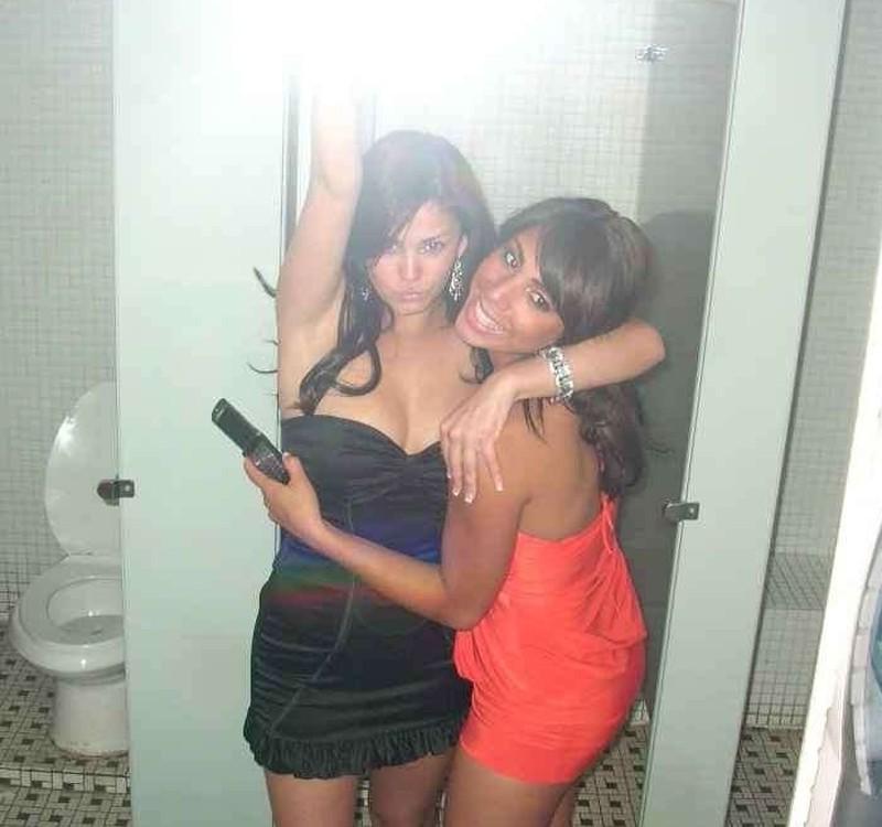 16P Amazing hot and sexy girls are caught on amateur video cam