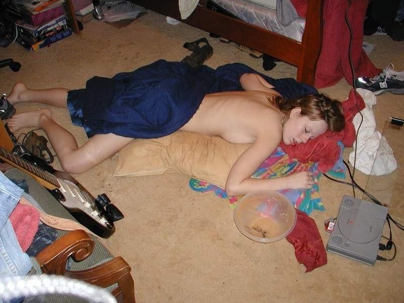 16P Amateur pics of horny girls being caught doing nasty things