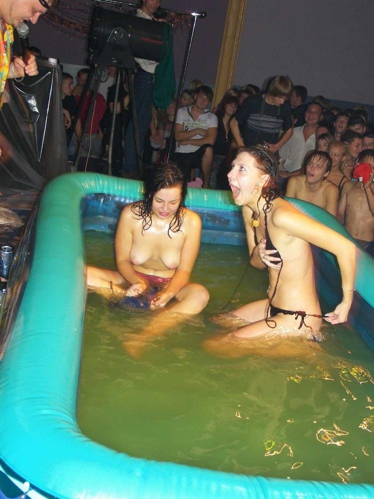 16P Amateur pics of horny girls being caught doing nasty things