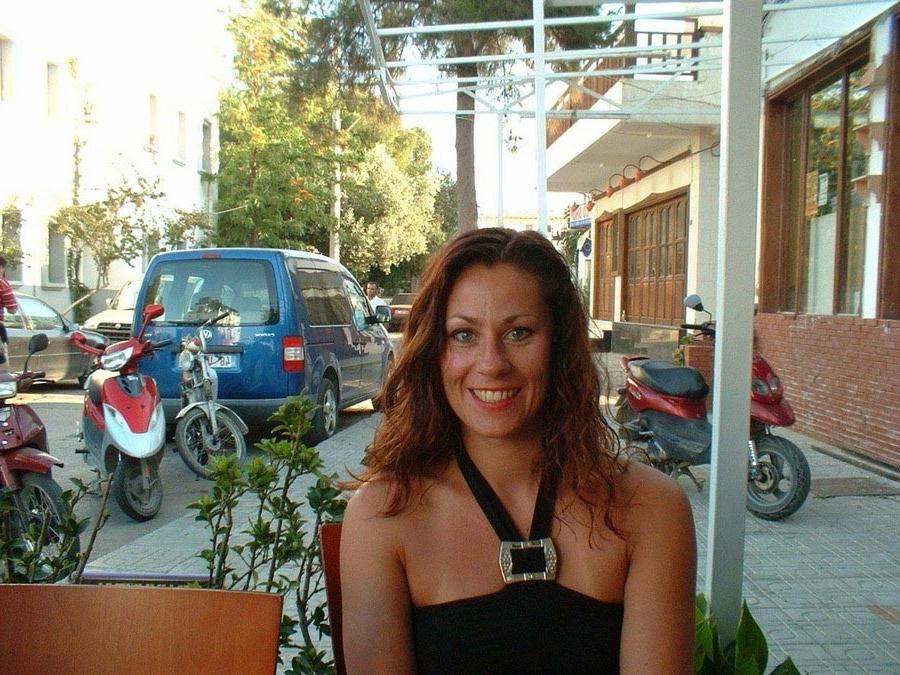 15P Amateur redhead milf showing off naked