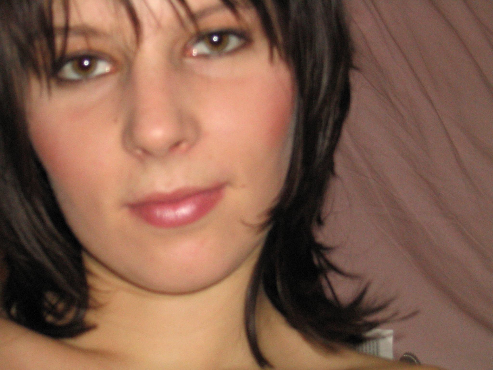 16P Hot closeup pictures of wet amateur snatch