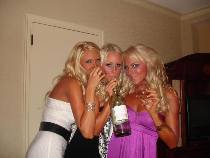 16P Drunk partygirls sucking and fucking at a wild sex orgy