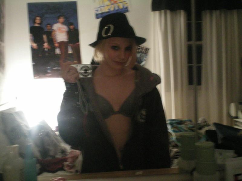 16P Amatuer pics of horny girls being caught doing nasty things