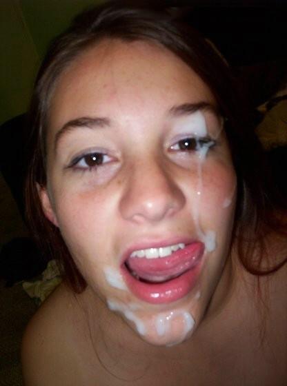 16P Naked sexy amateurs showing off their sweet shaved pussies