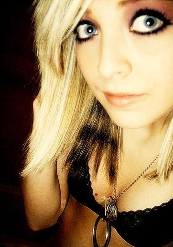 13P Super Bored Emo Amateurs Caught Flashing Tits