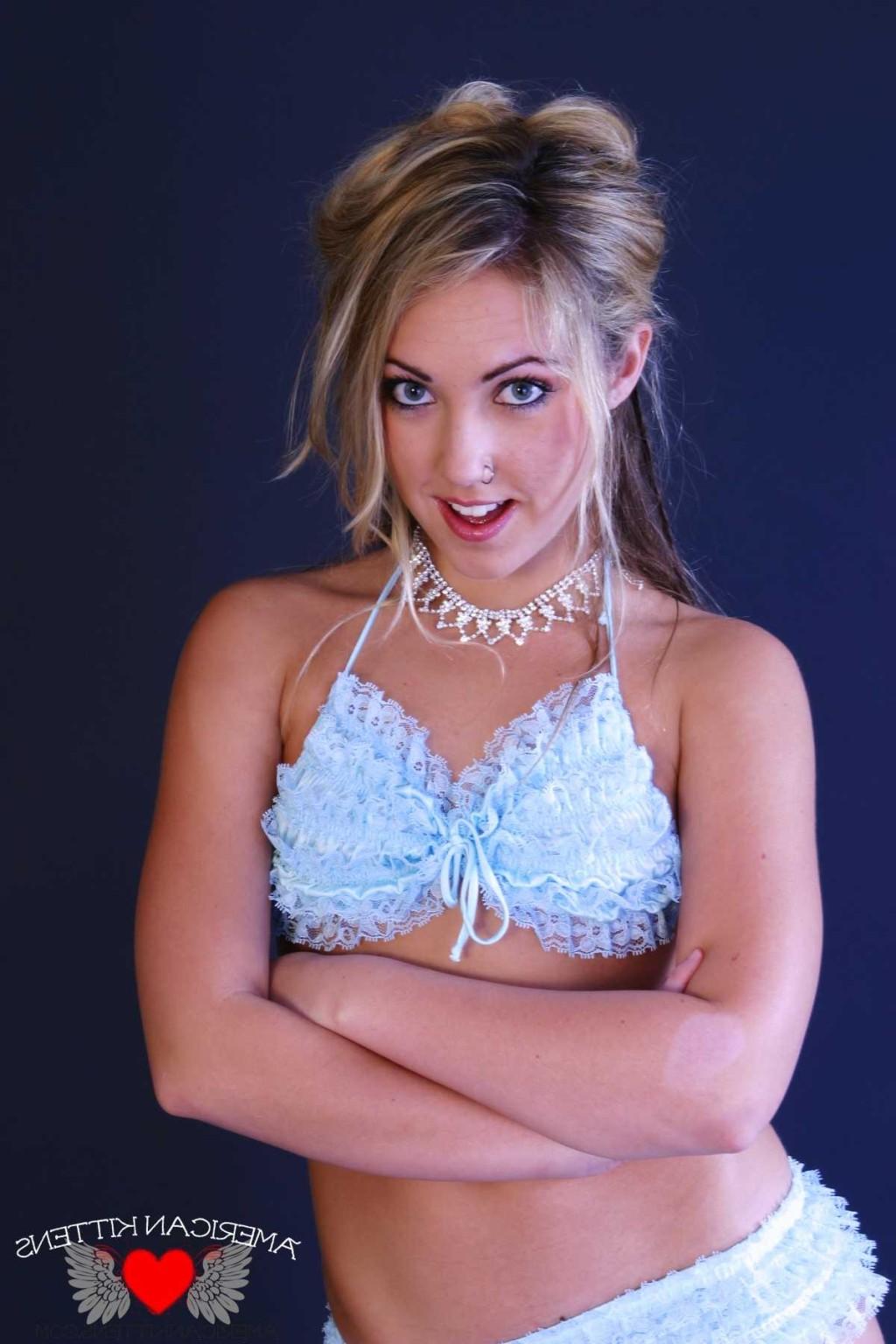 18P Peachez blue lace