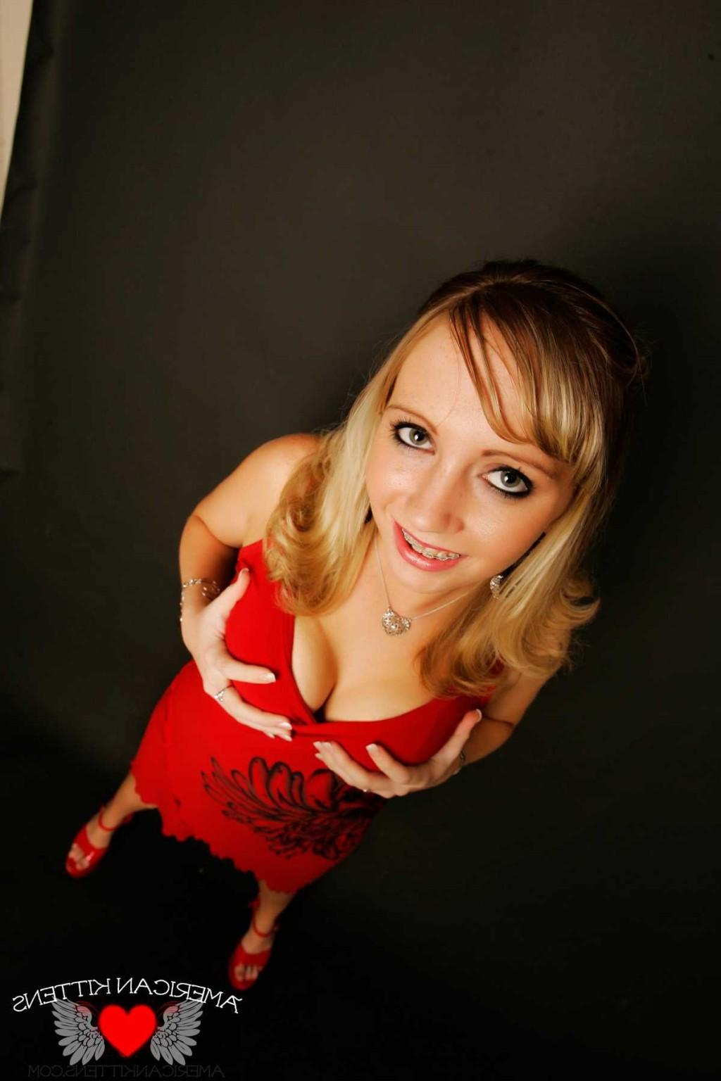 18P Jetta red dress