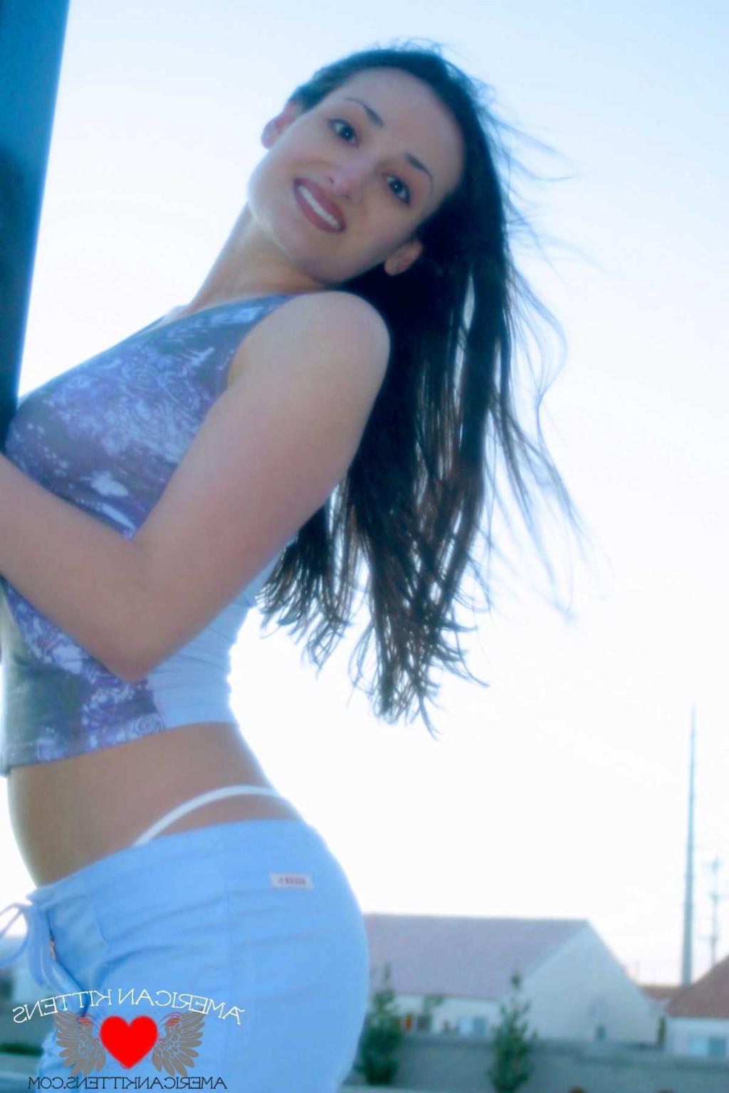 18P Emma zieht sich an
