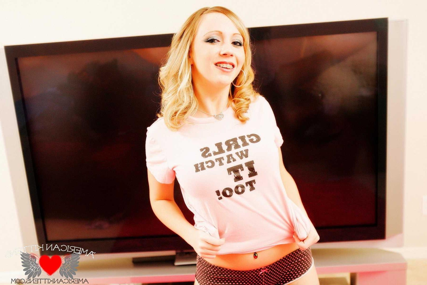 18P Jetta girls watch it too