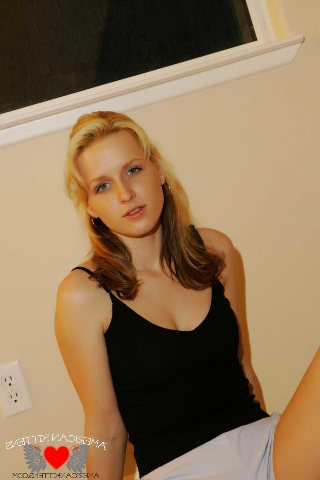 18P Jenny gets naked and who wouldn't like a girl that gets naked and lets you take 