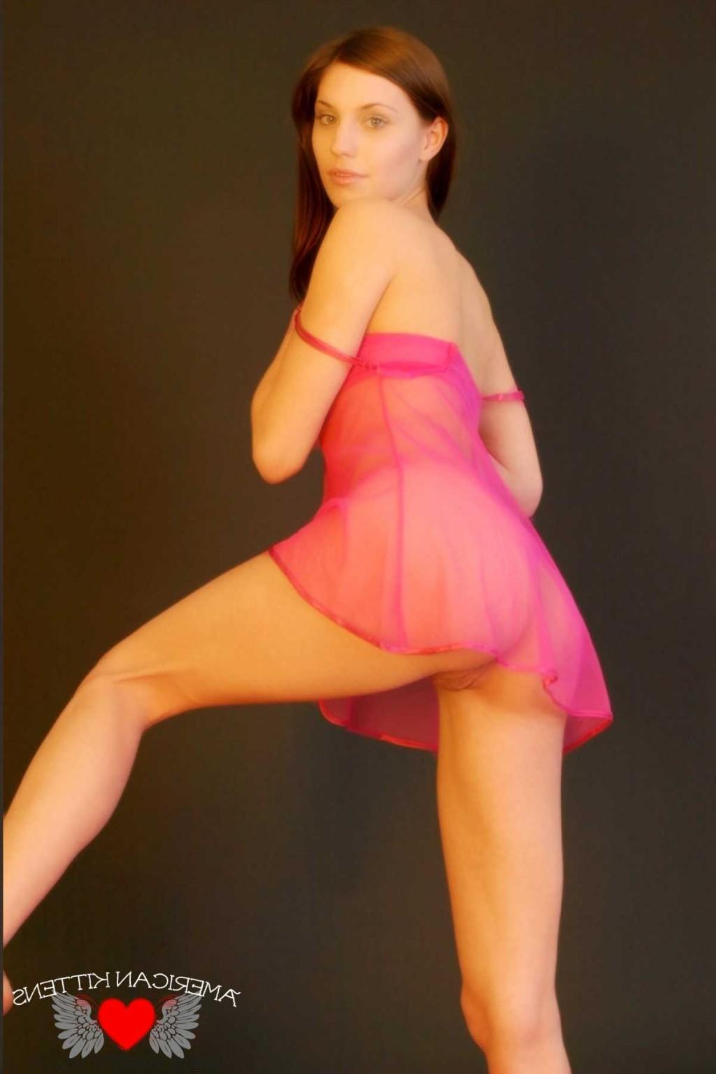 18P Bridget pretty in pink