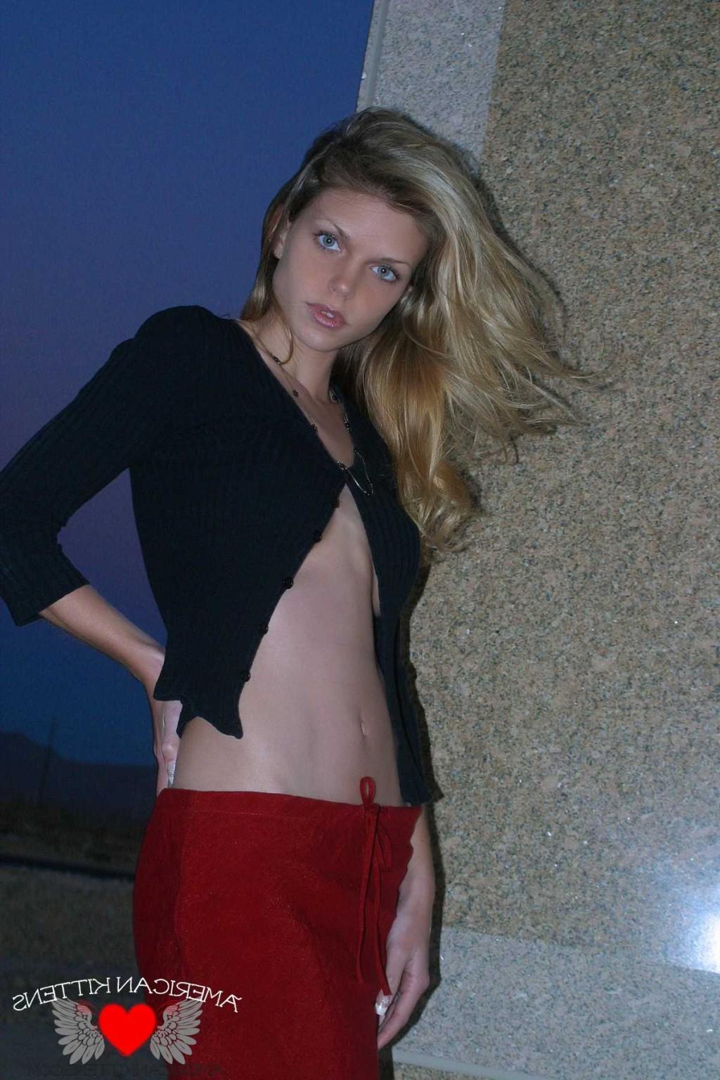 18P Ashley outside black top red long skirt