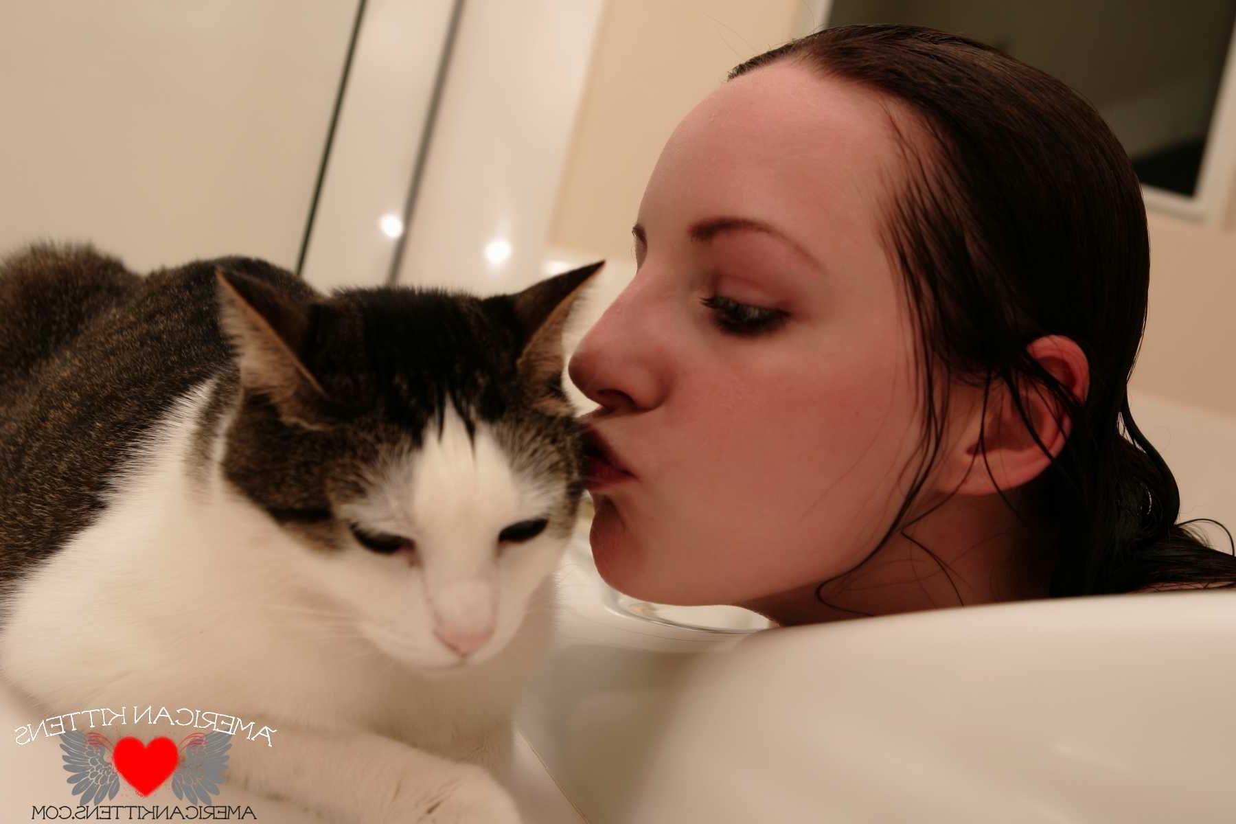 18P Taking a bath can't help dirty minded Tabitha, she is always looking to show her
