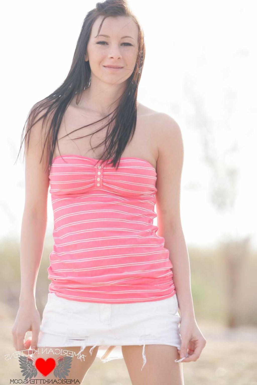 18P Kayden Love white mini skirt