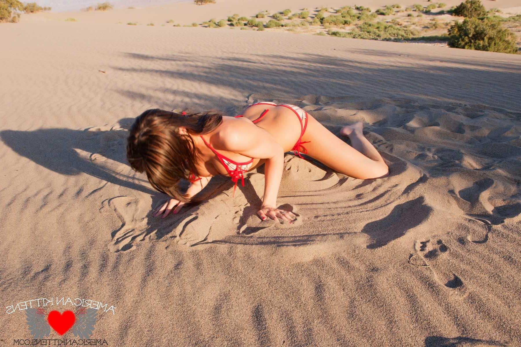 18P Kayden Love sand penis 