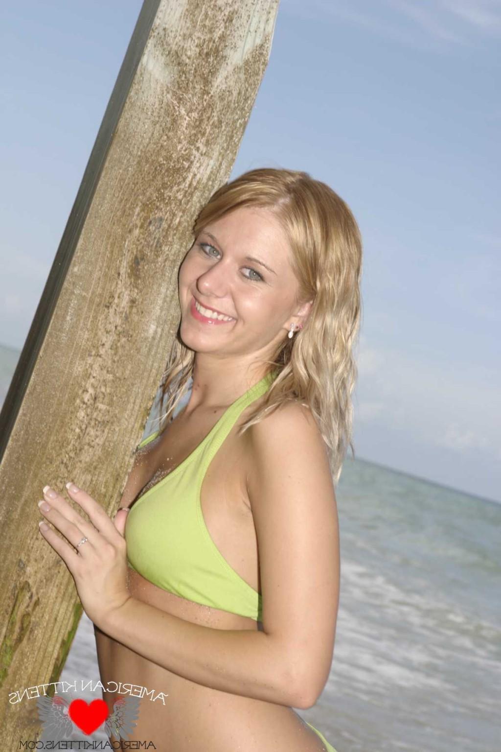18P Ashlee on the beach topless wet pussy