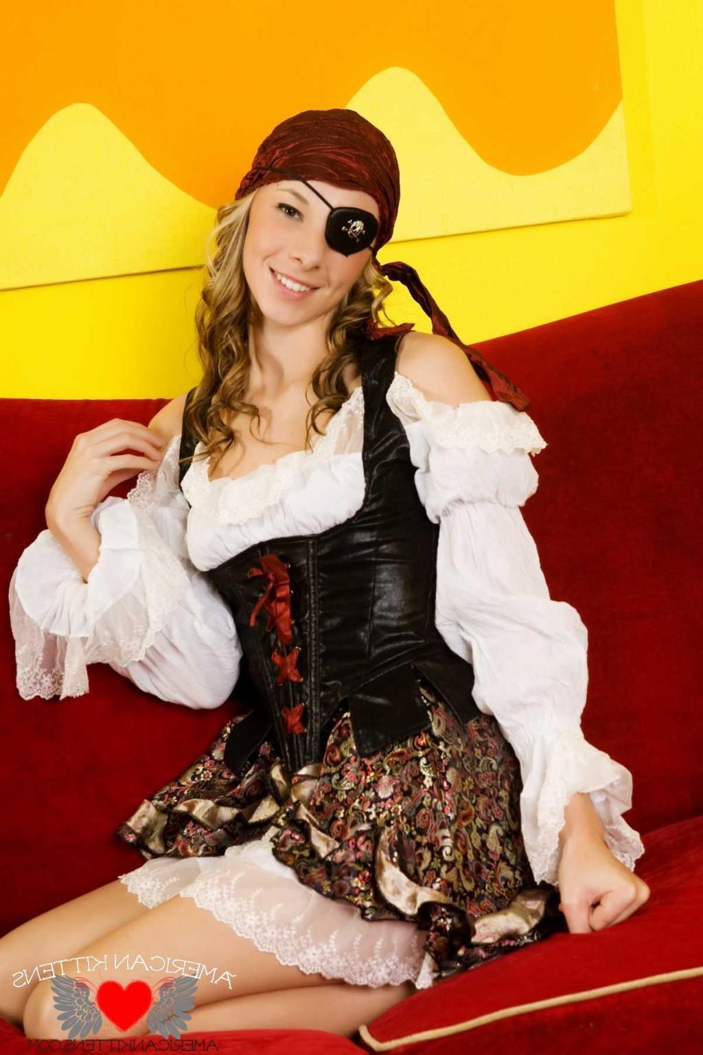 18P Kayden Love pirate 
