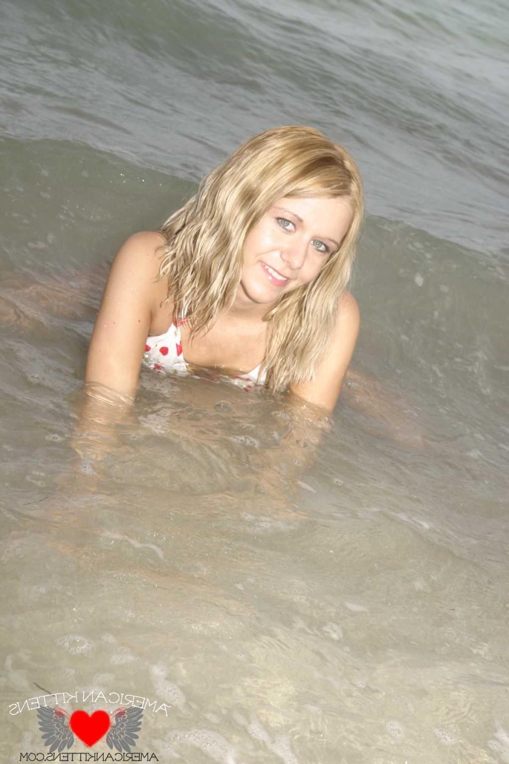 18P Ashlee on the beach new bikini