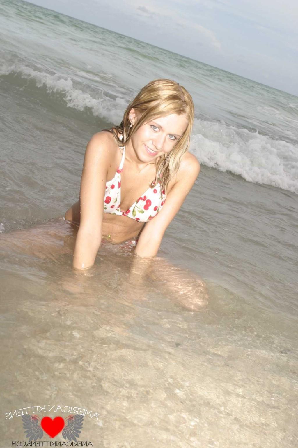 18P Ashlee on the beach new bikini