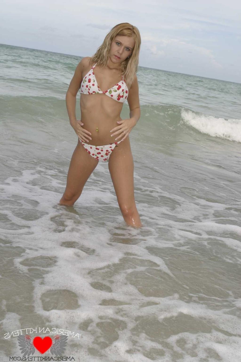 18P Ashlee on the beach new bikini