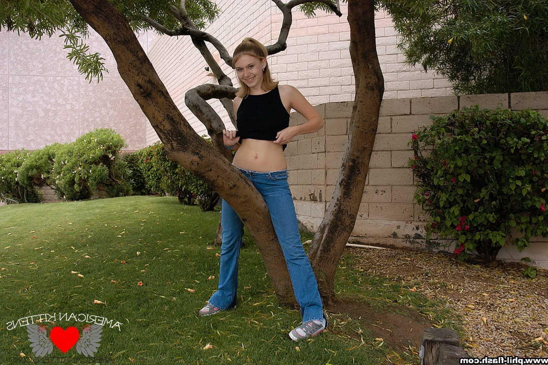 18P Ashlee out and about
