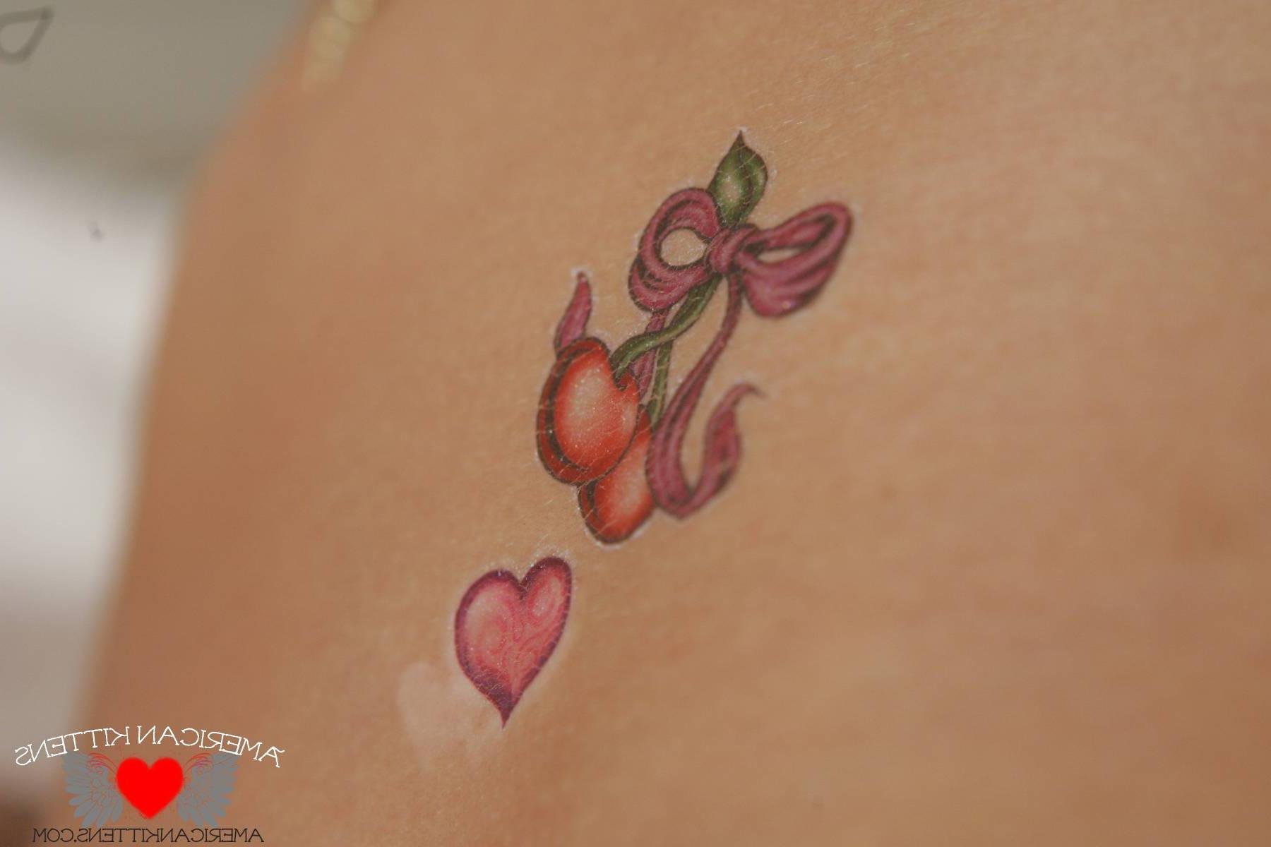 18P Kayden Love gets a few tattoos