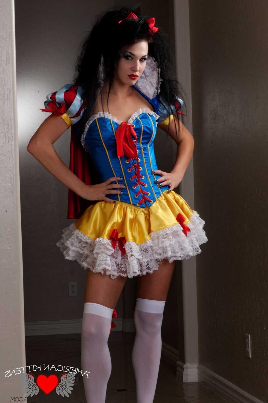 18P Reanna Mae Snow White inside