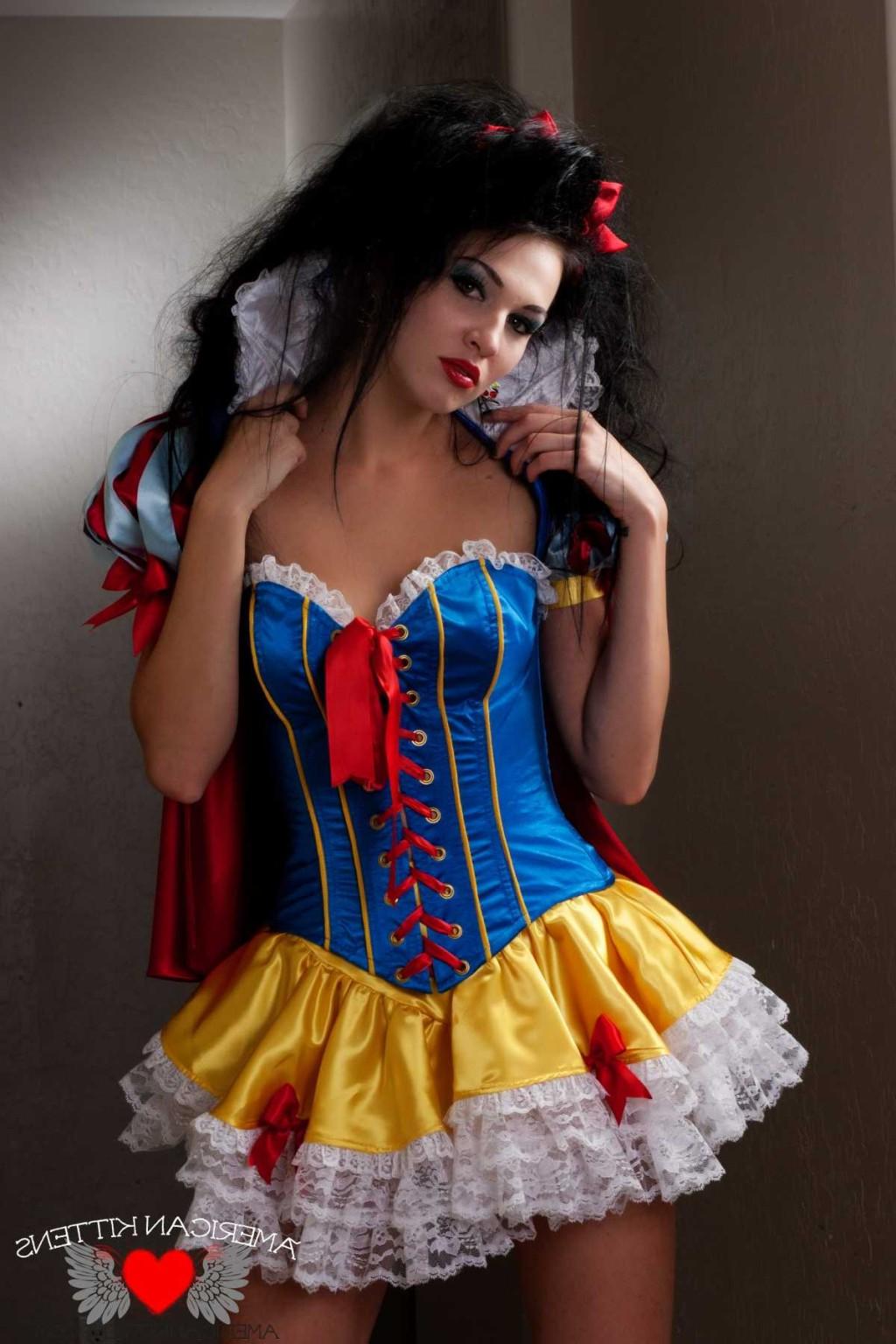 18P Reanna Mae Snow White inside