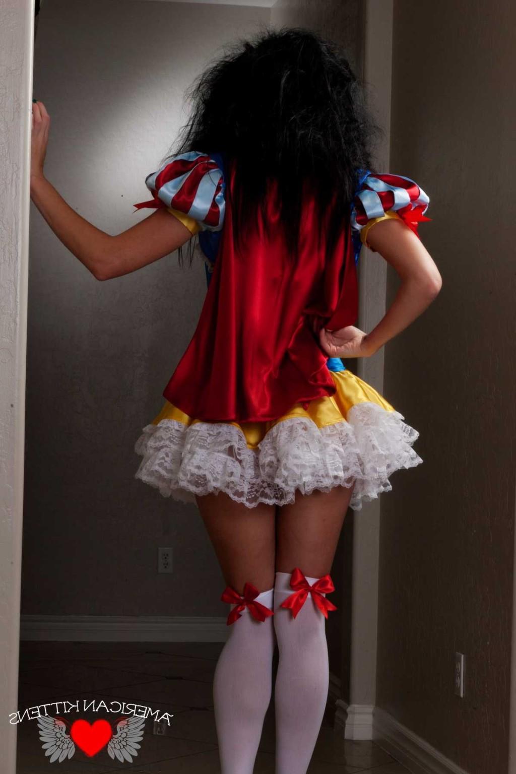 18P Reanna Mae Snow White inside
