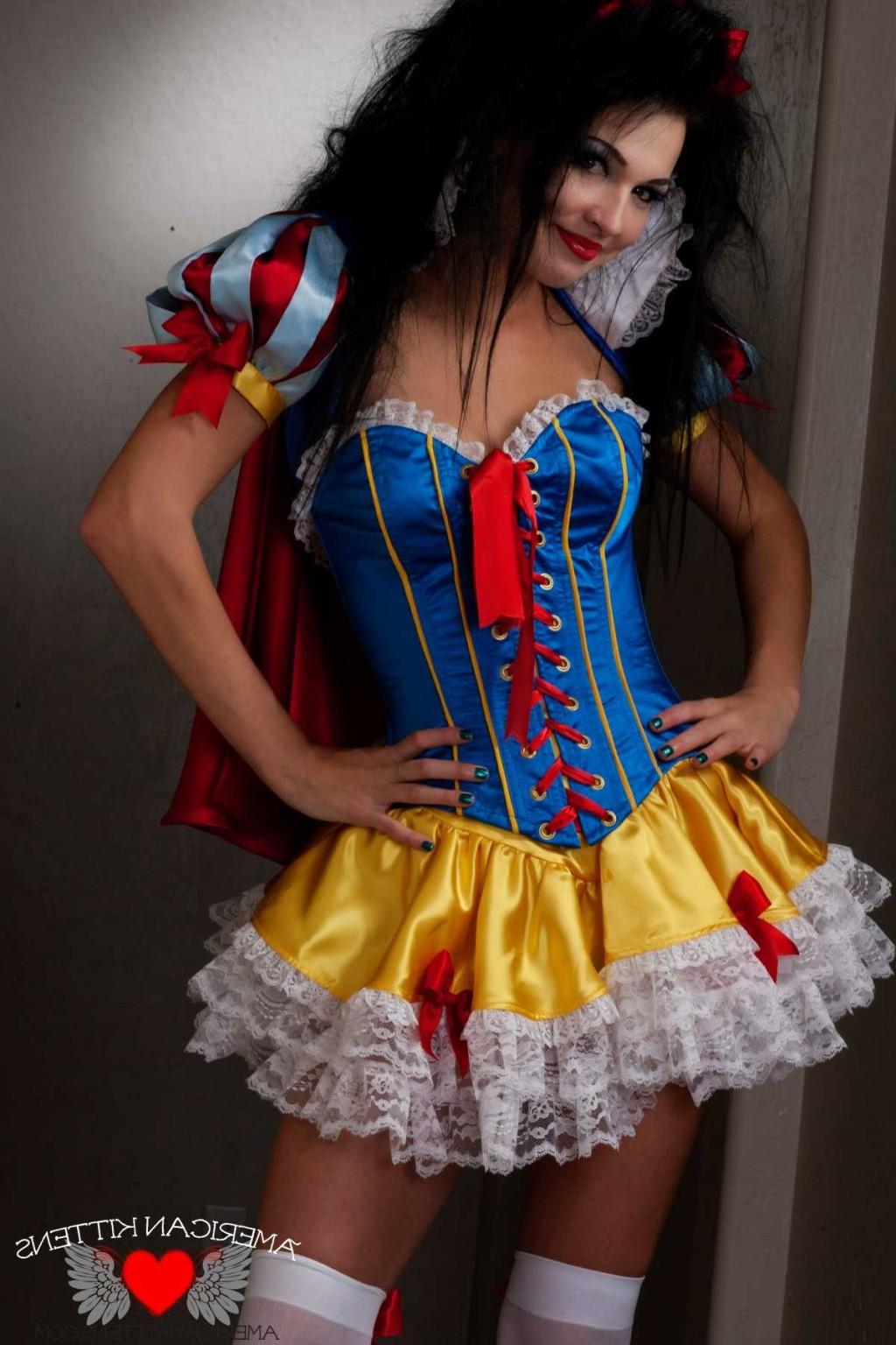 18P Reanna Mae Snow White inside