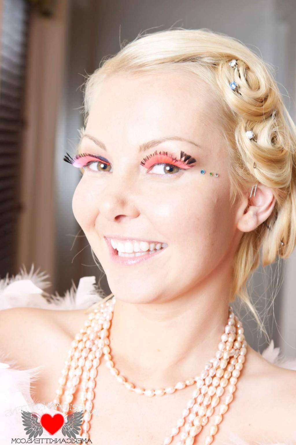 18P Aaliyah goes all out and gets made up for her Vintage party 
