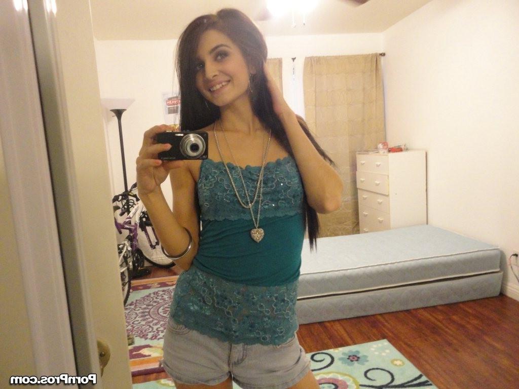 16P Skinny girlfriend takes care of her guys big dick