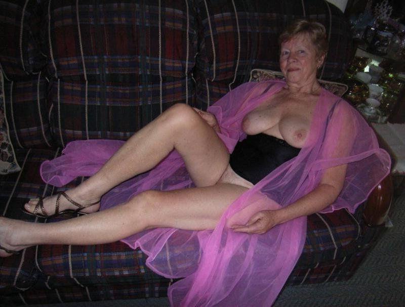16P Hottest Older Women