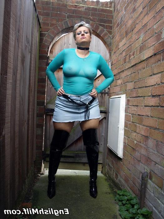 16P Milf hooker in thigh boots sucks dick for money