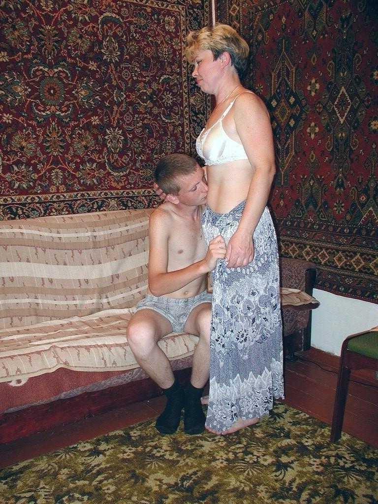 20P Horny brunette mature loves sucking and humping a hard cock