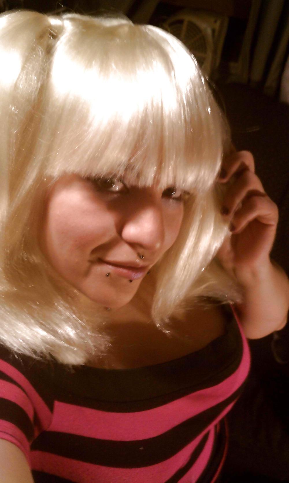 11P Cell Phone & Self Pics