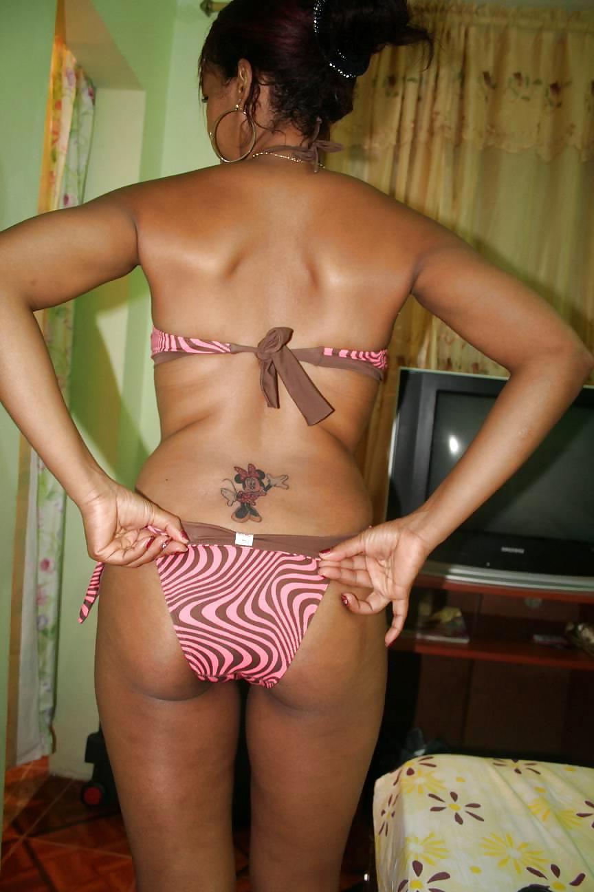 22P EBONY GIRL VIVIANA