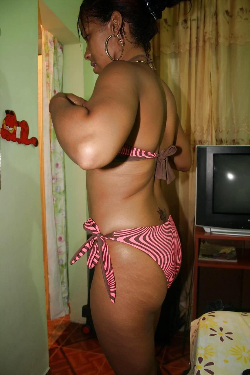 22P EBONY GIRL VIVIANA