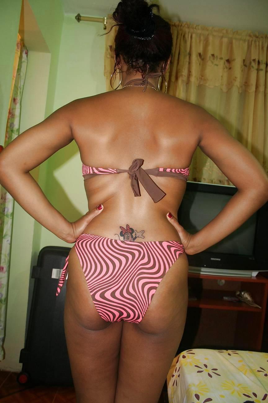 22P EBONY GIRL VIVIANA