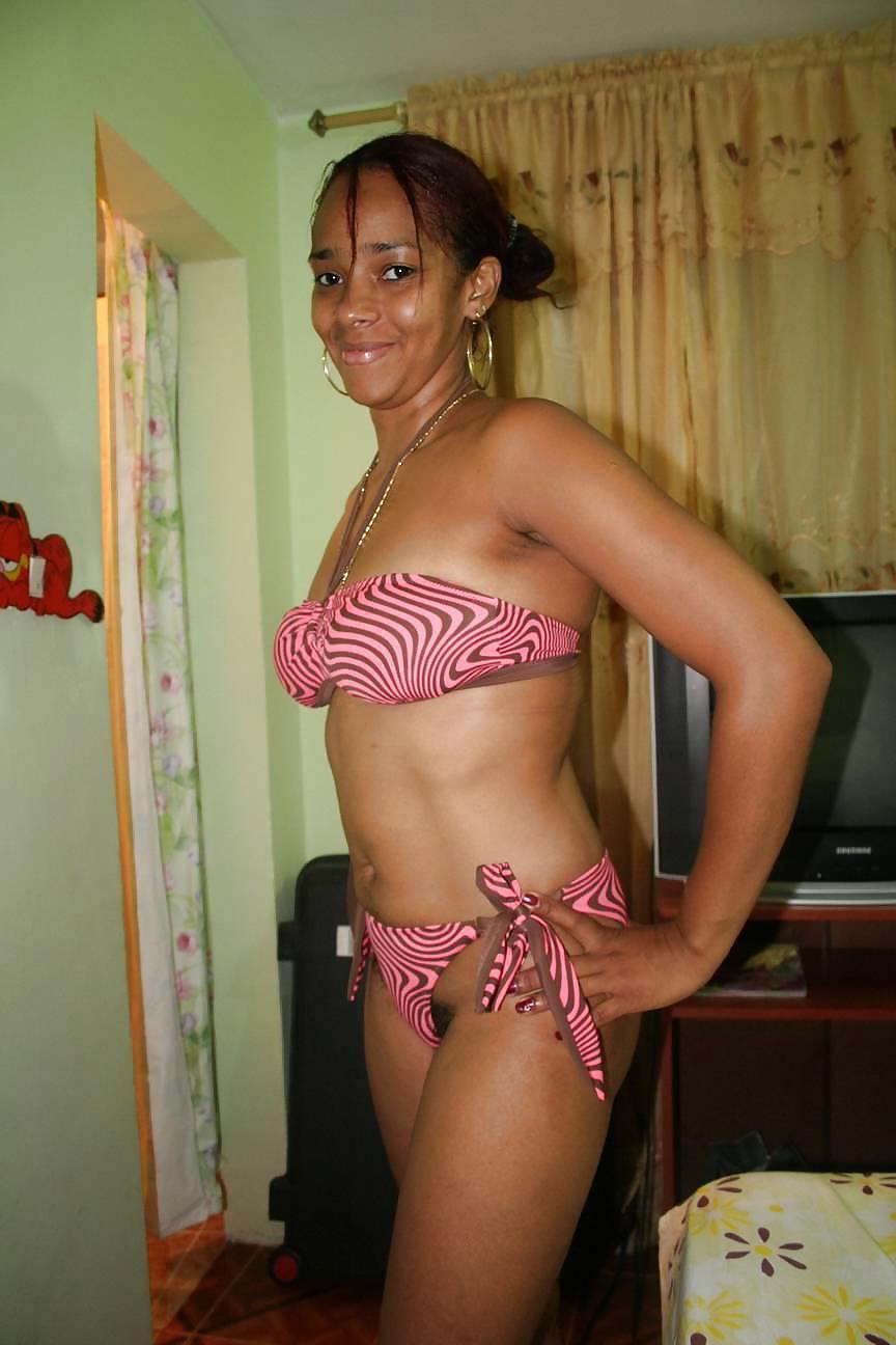 22P EBONY GIRL VIVIANA