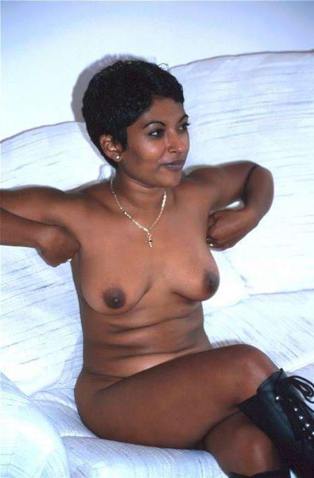 15P Indian girl posing naked