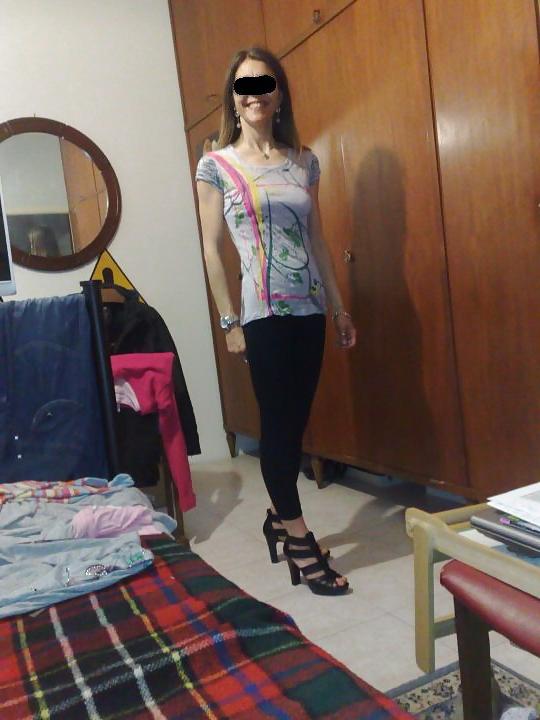 4P Married milf send me this pics of her pussy