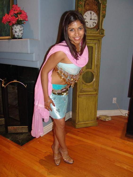 15P Beautiful Indian Mehla sits ona huge dick and rides it hard and fast in the livi
