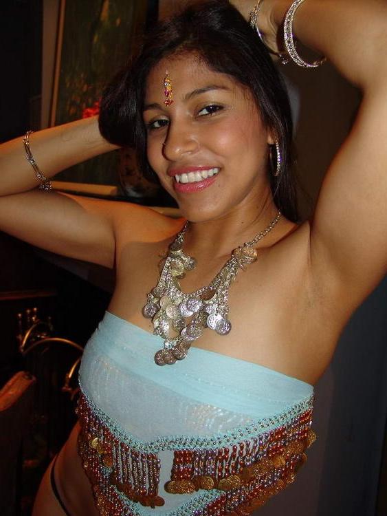 15P Beautiful Indian Mehla sits ona huge dick and rides it hard and fast in the livi