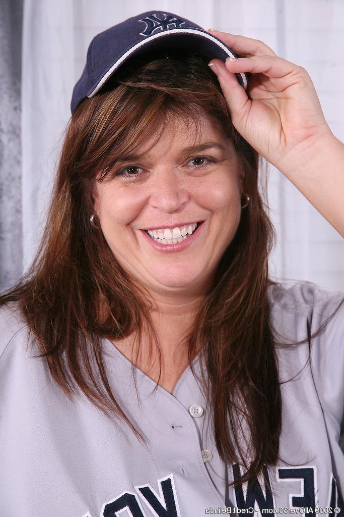 16P Brunette MILF Alex poses and spreads after sports