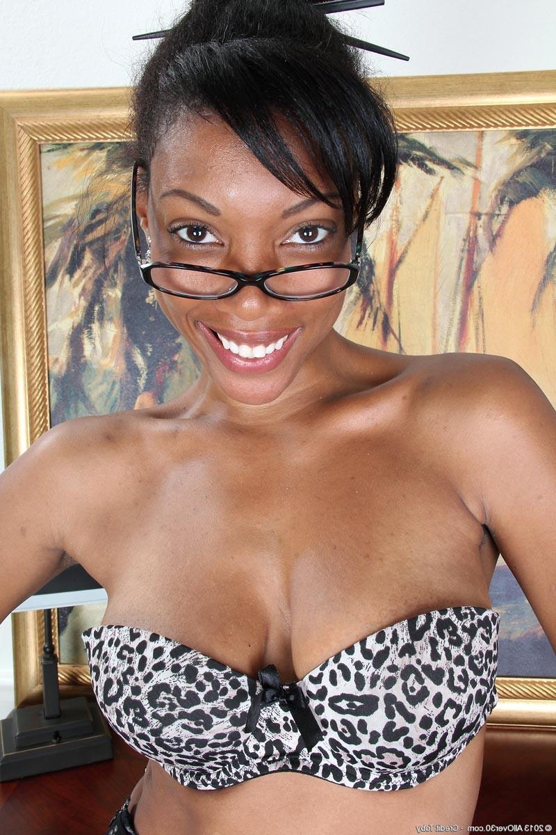 15P Hot amateur ebony wife exposed