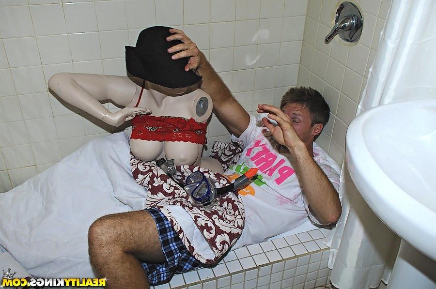 20P This week levi and i had a crazy time. We ended up waking up in a hotel room tha