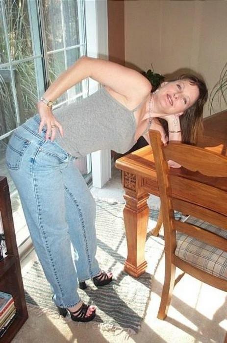 12P Real Amateur Wife