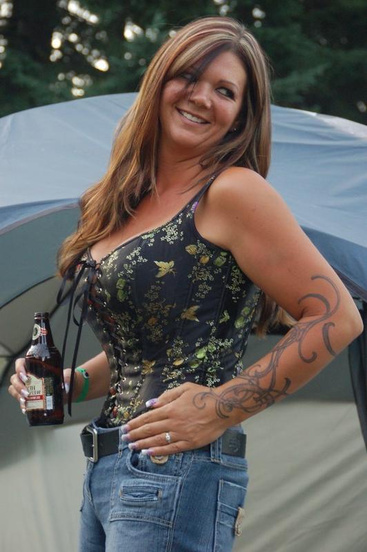12P Busty mature amateur babes